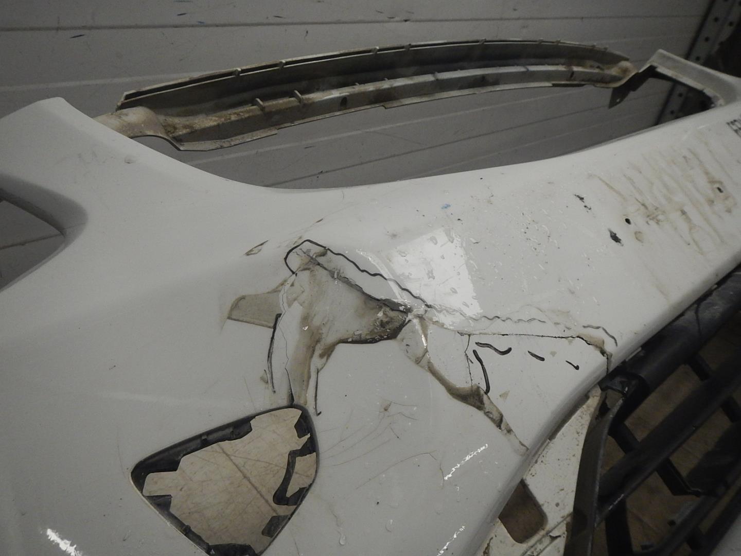 Бампер передний