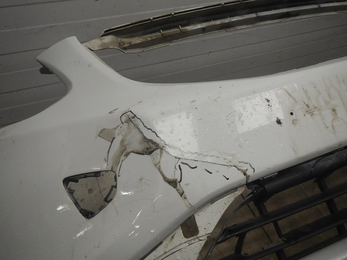 Бампер передний