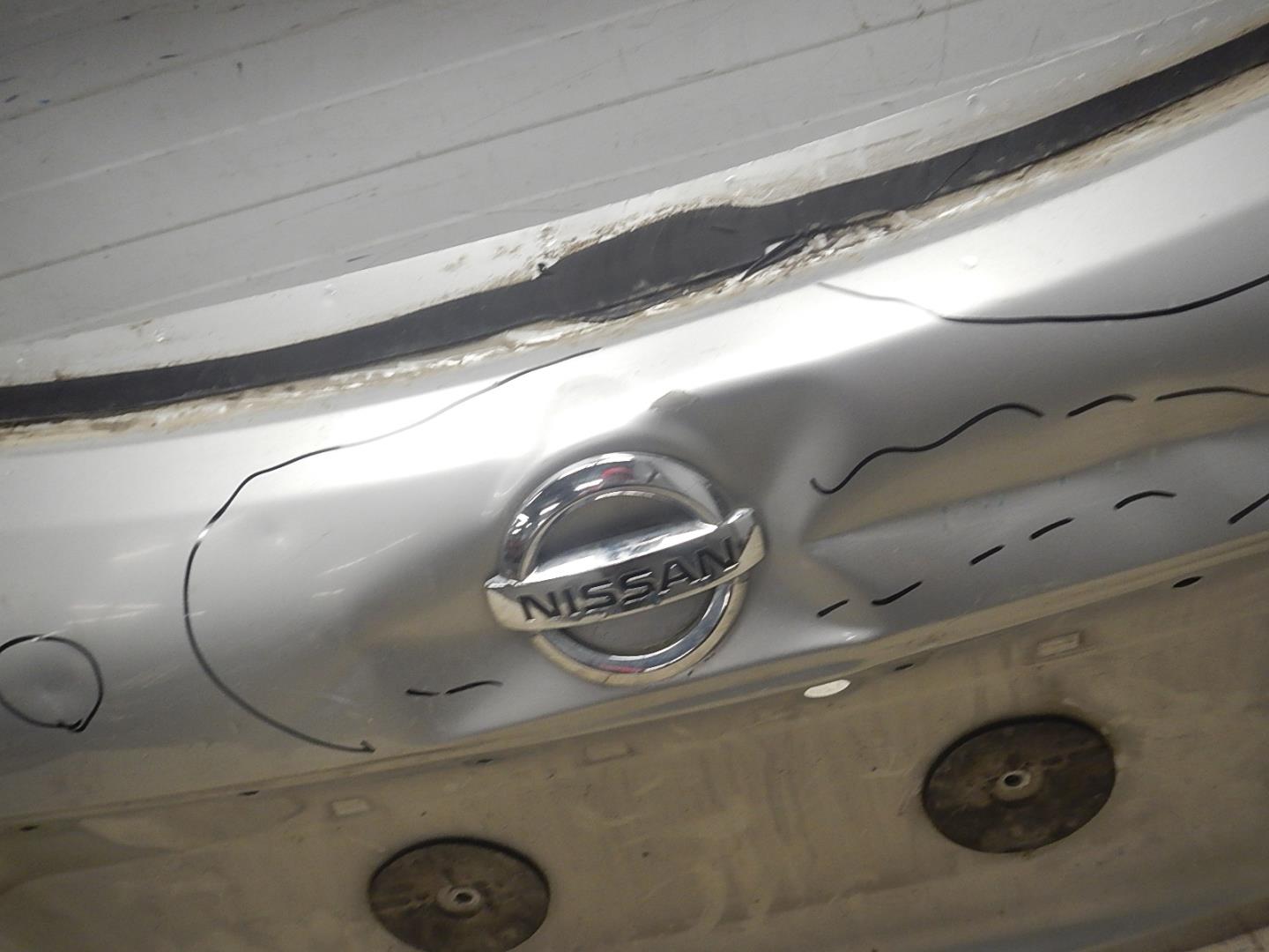 Дверь багажника