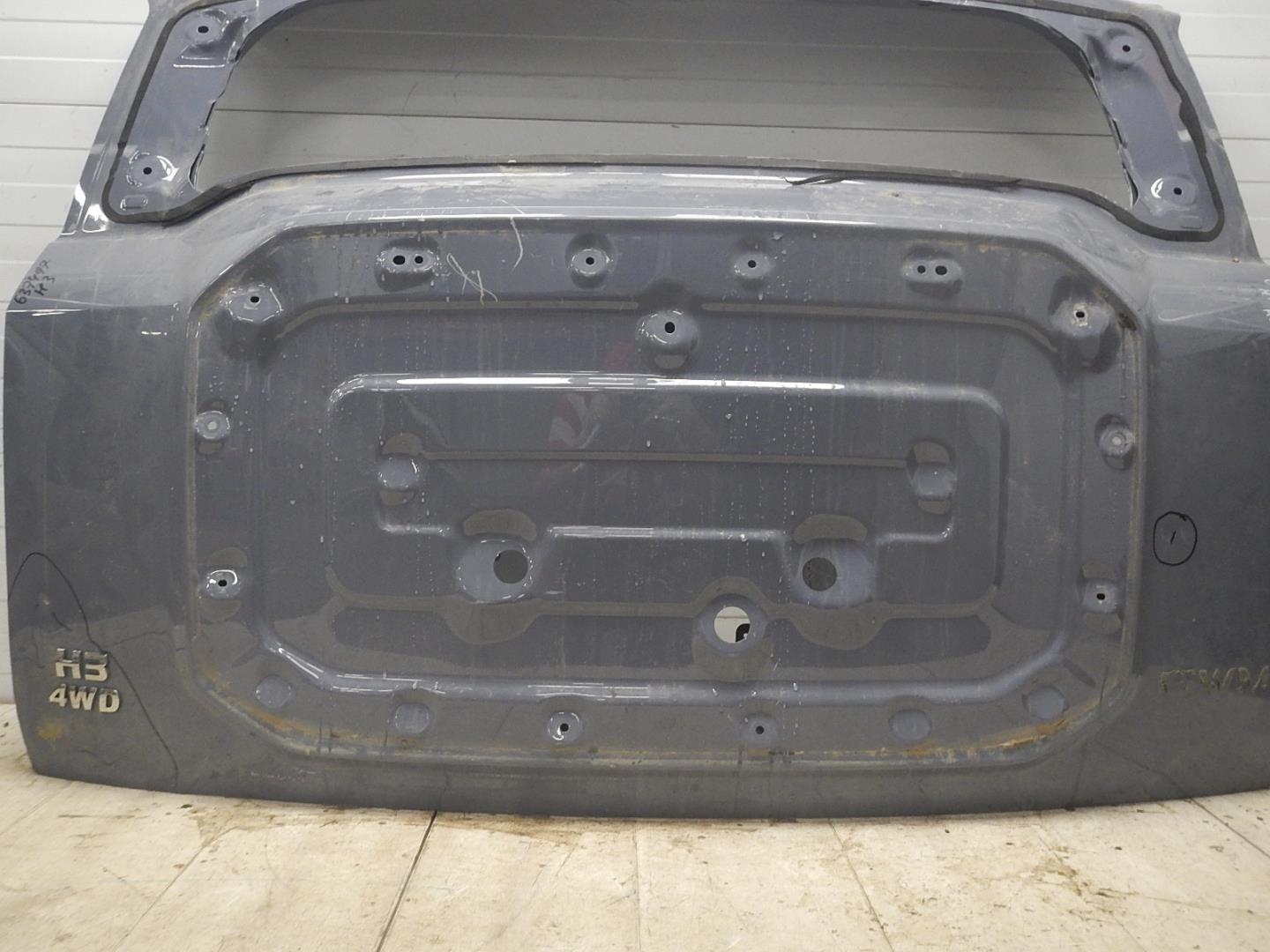 Дверь багажника