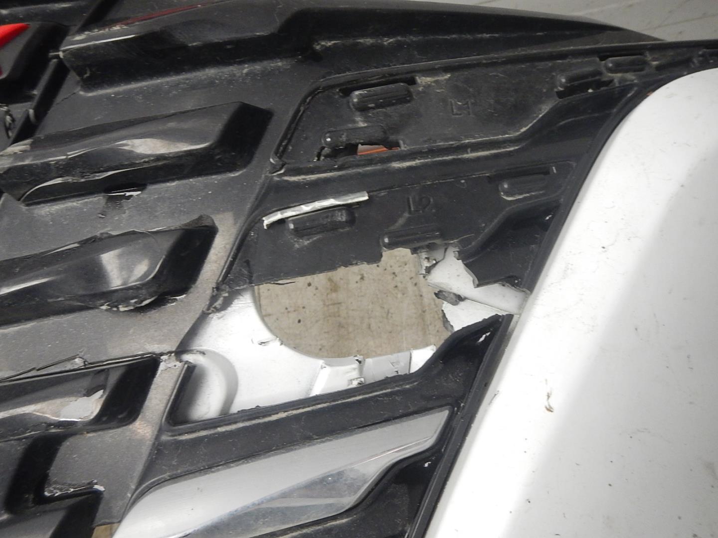 Бампер передний