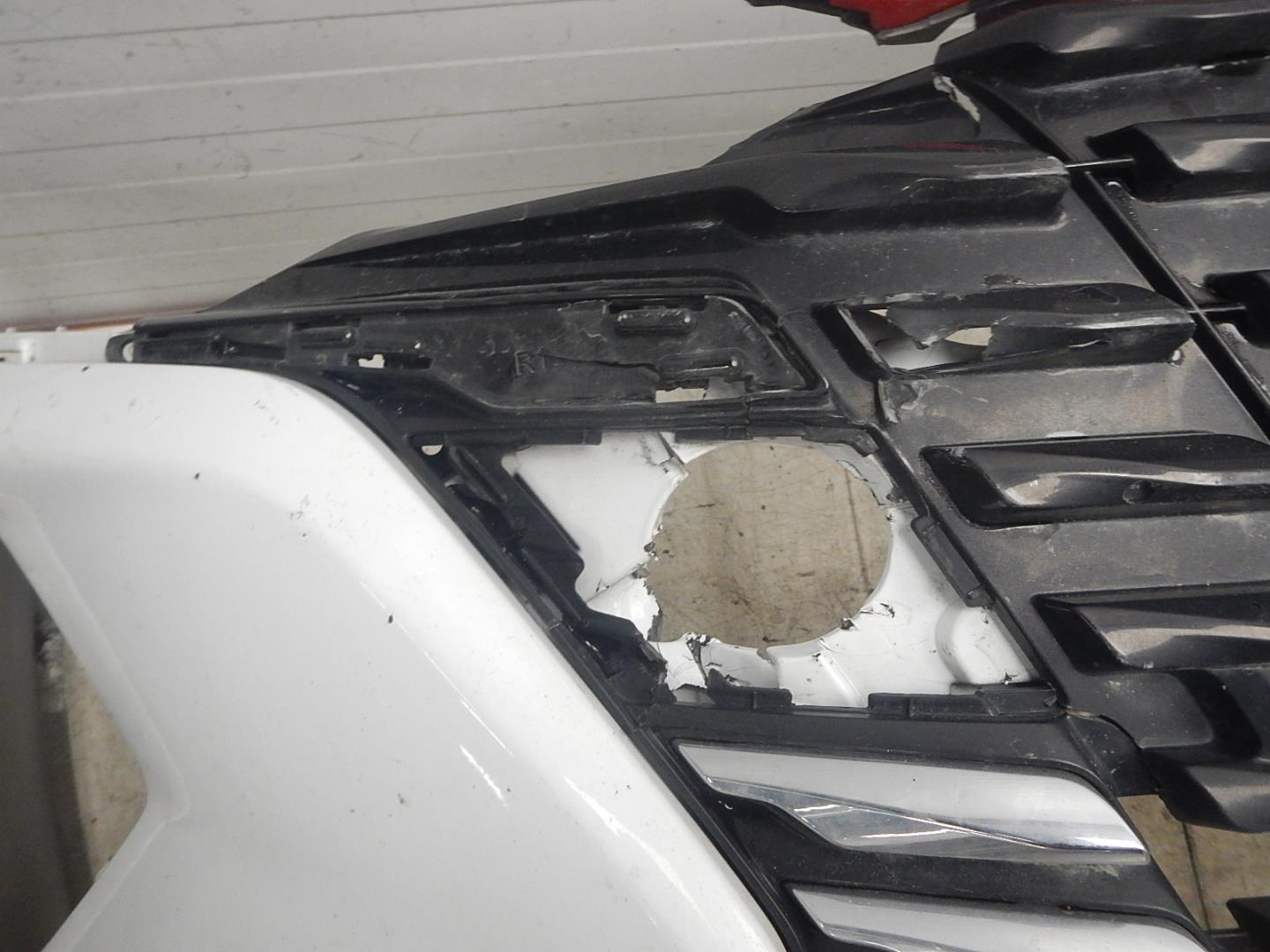 Бампер передний