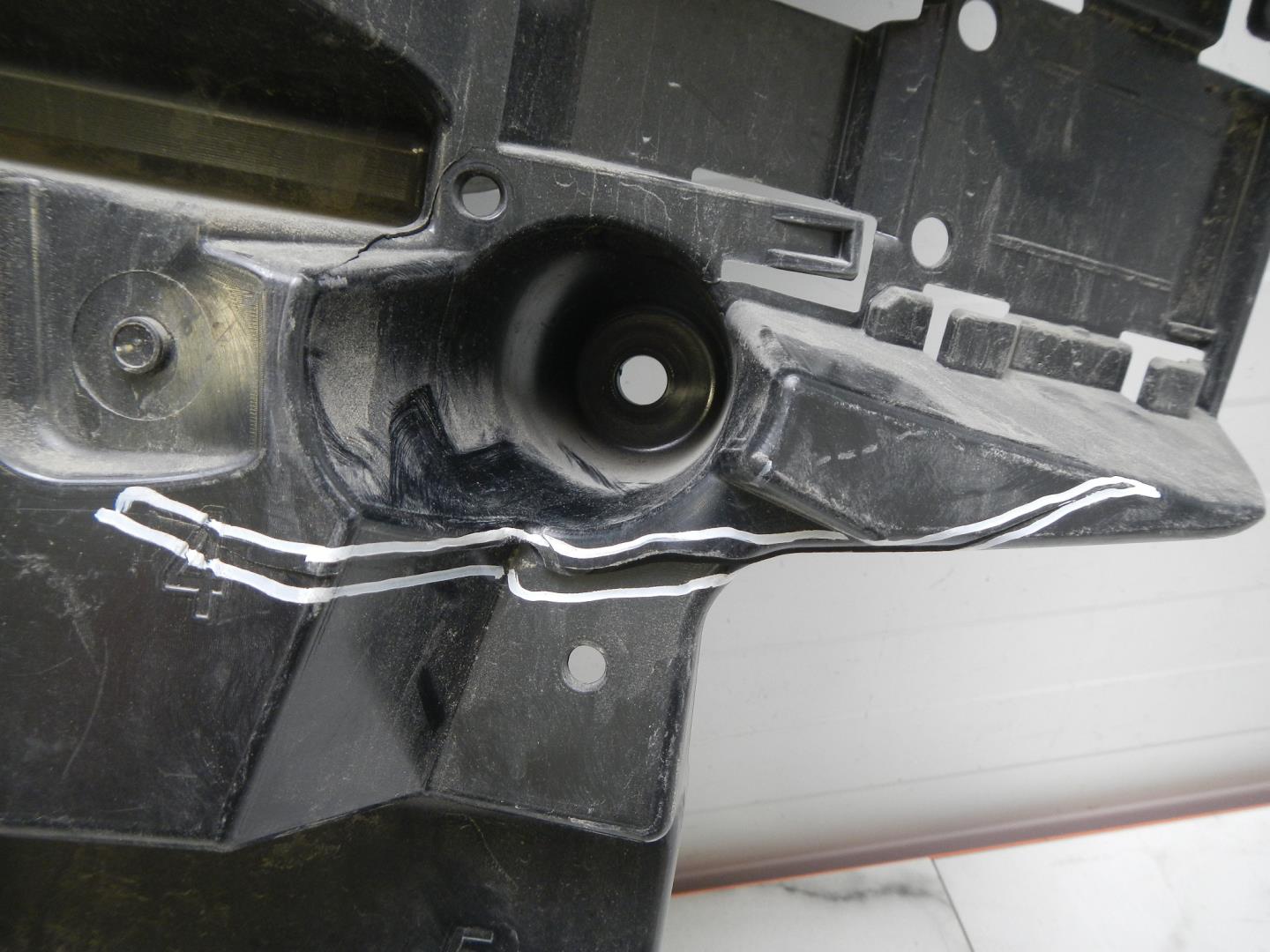 Кронштейн заднего бампера левый