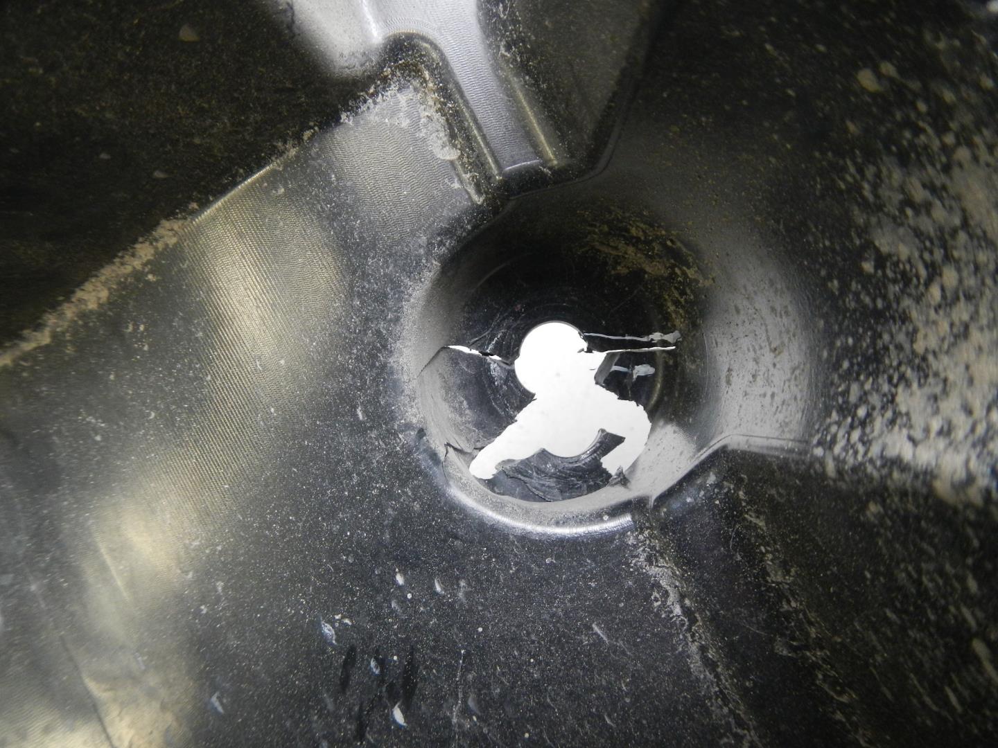 Кронштейн заднего бампера левый