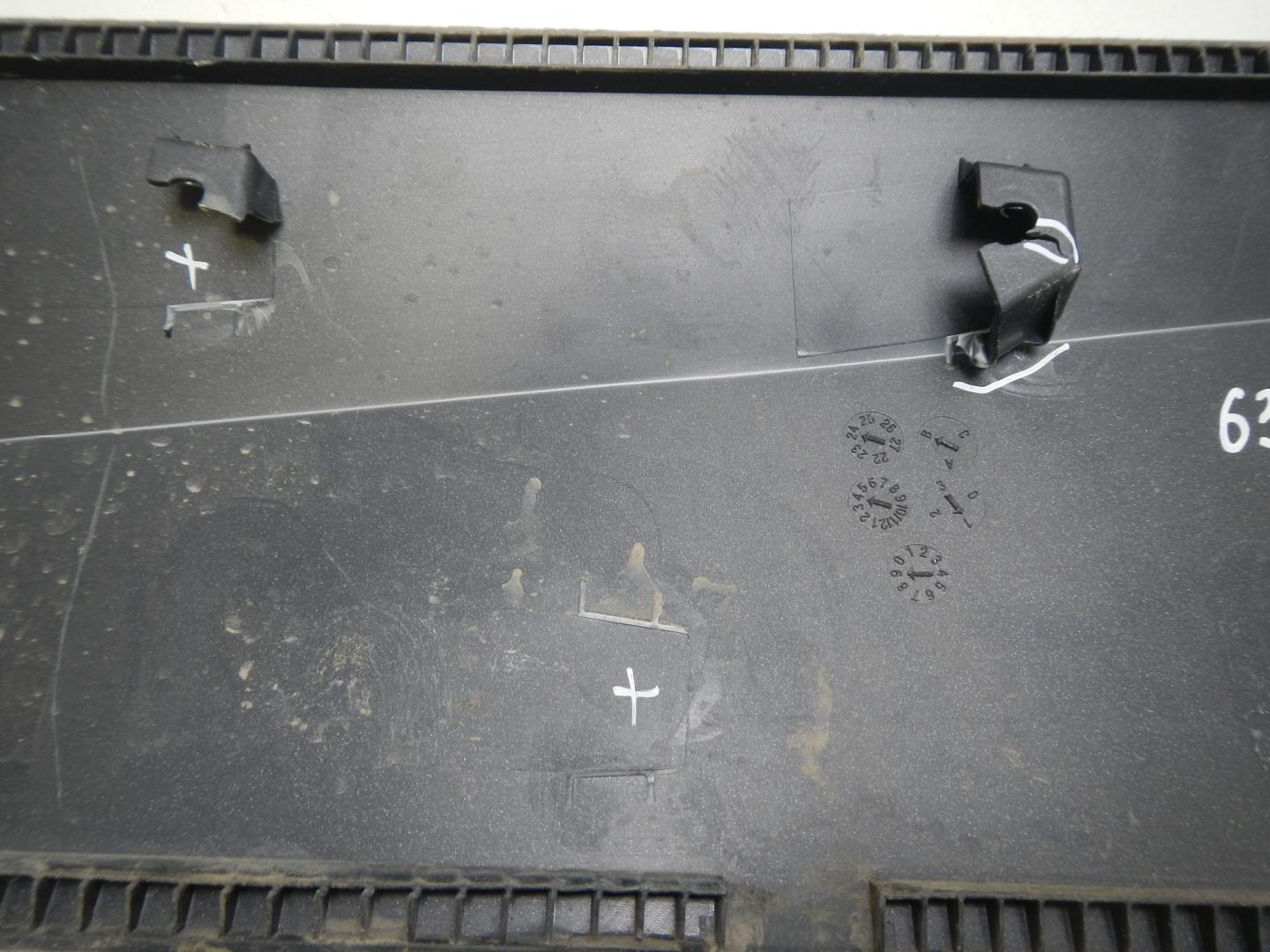 Молдинг задней правой двери