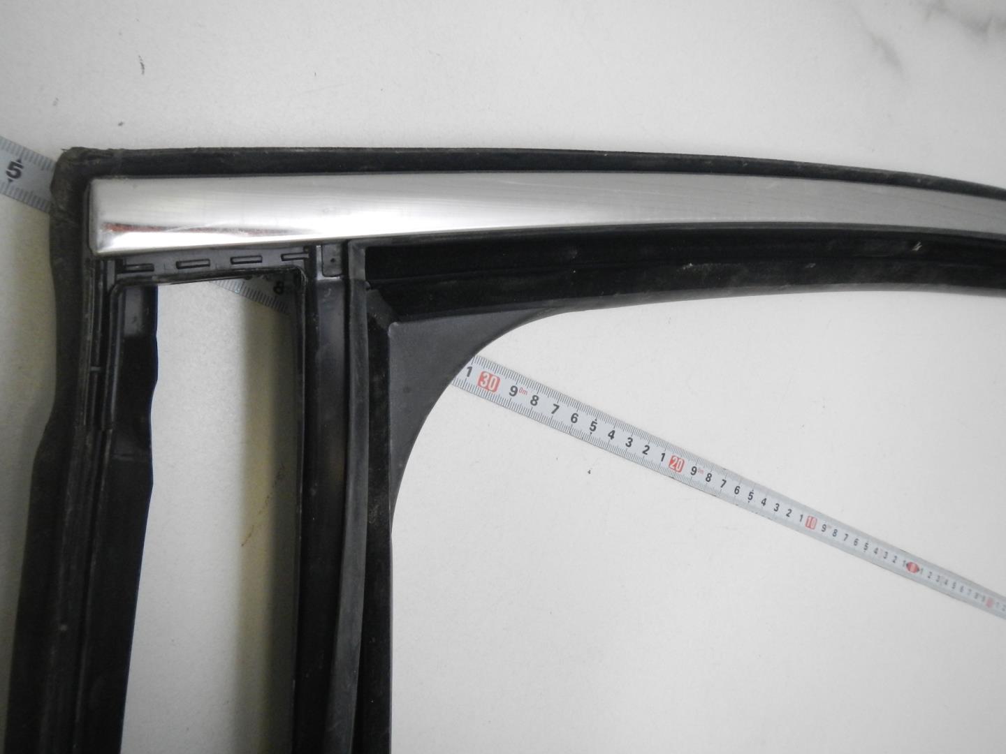 Уплотнитель стекла двери