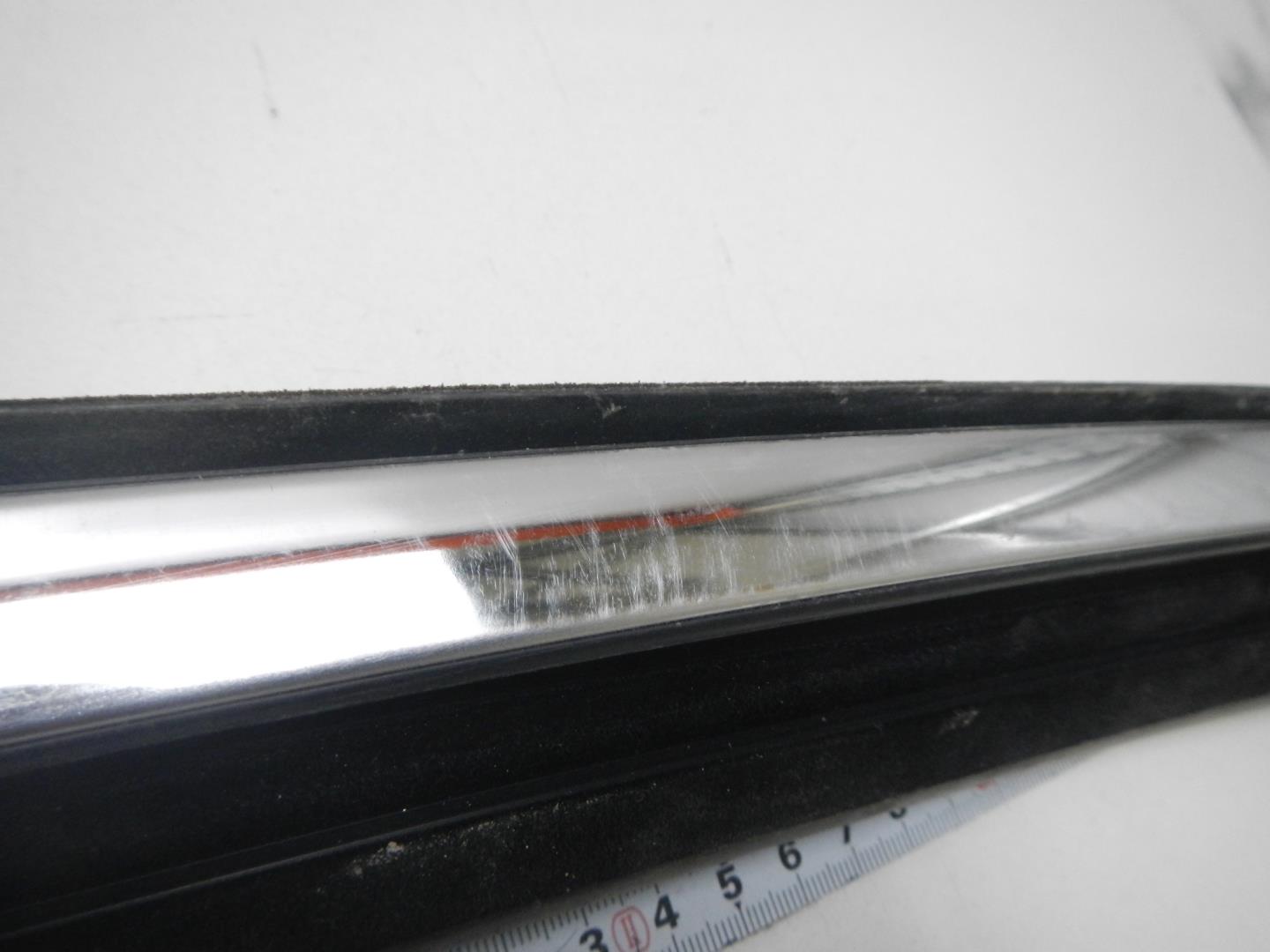 Уплотнитель стекла двери