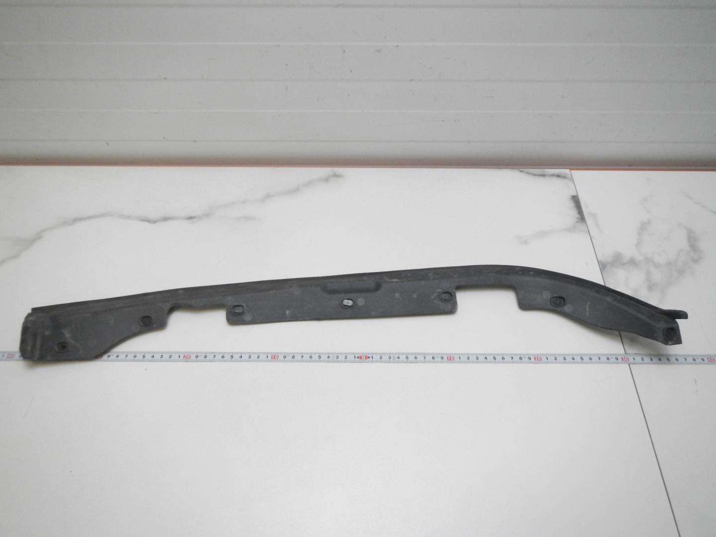 Уплотнитель передней правой двери