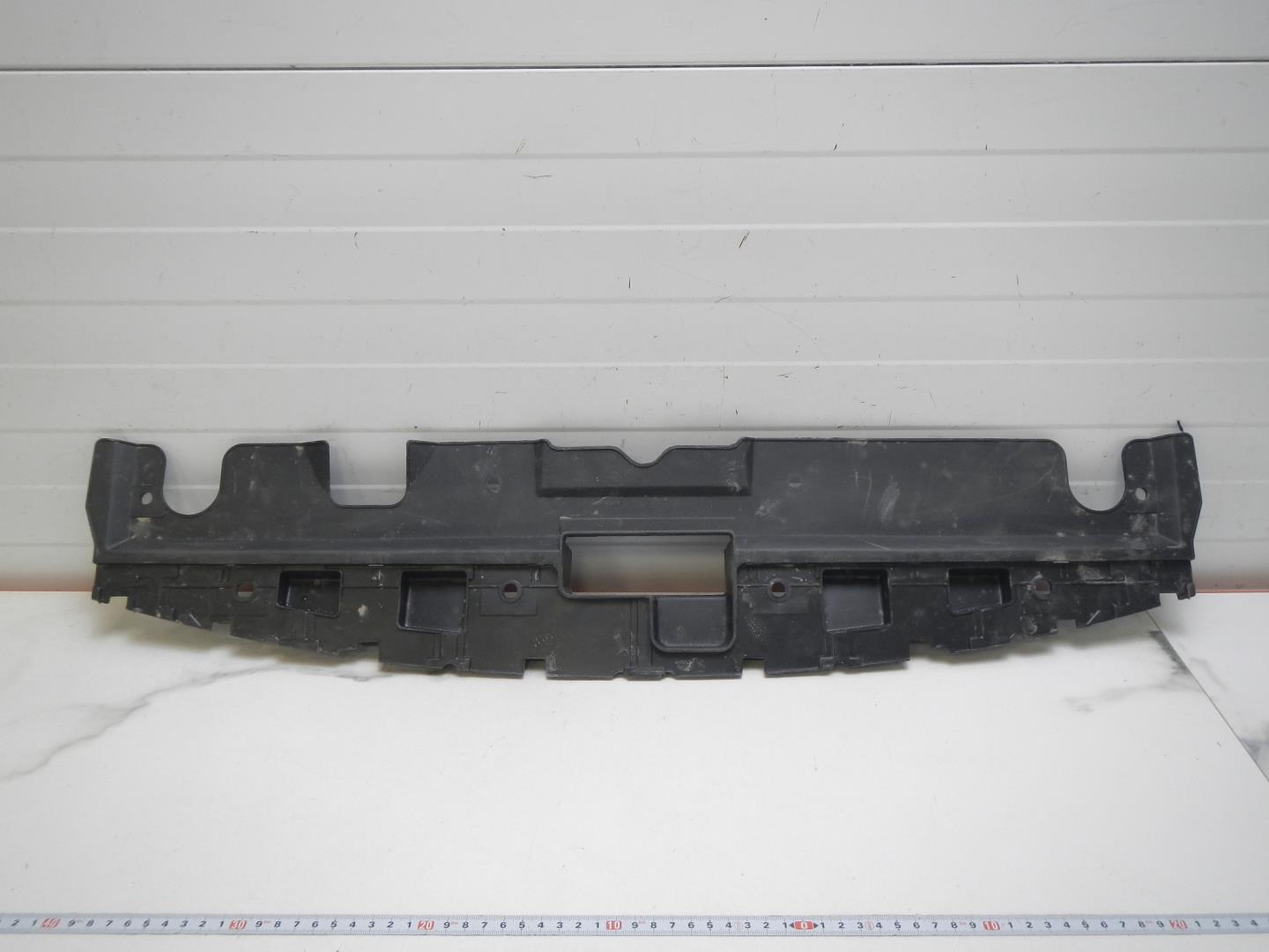 Кожух замка капота