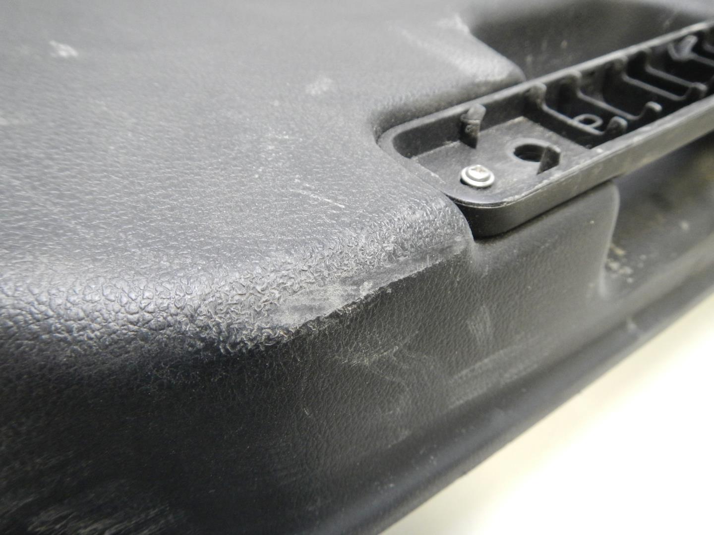 Обшивка двери багажника