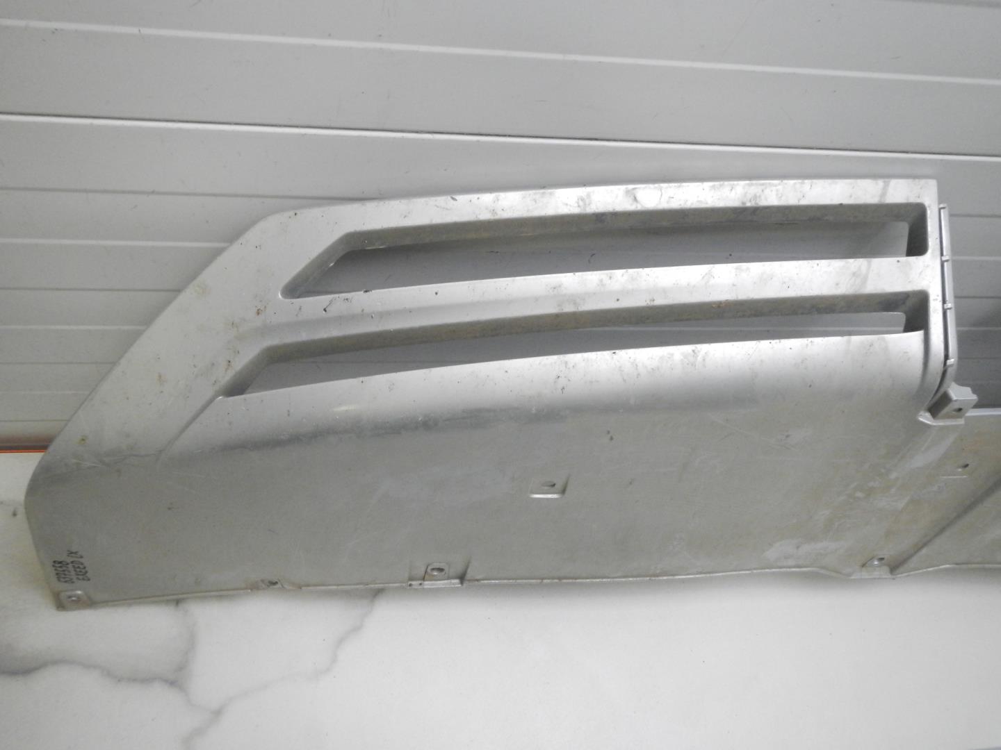 Накладка переднего бампера