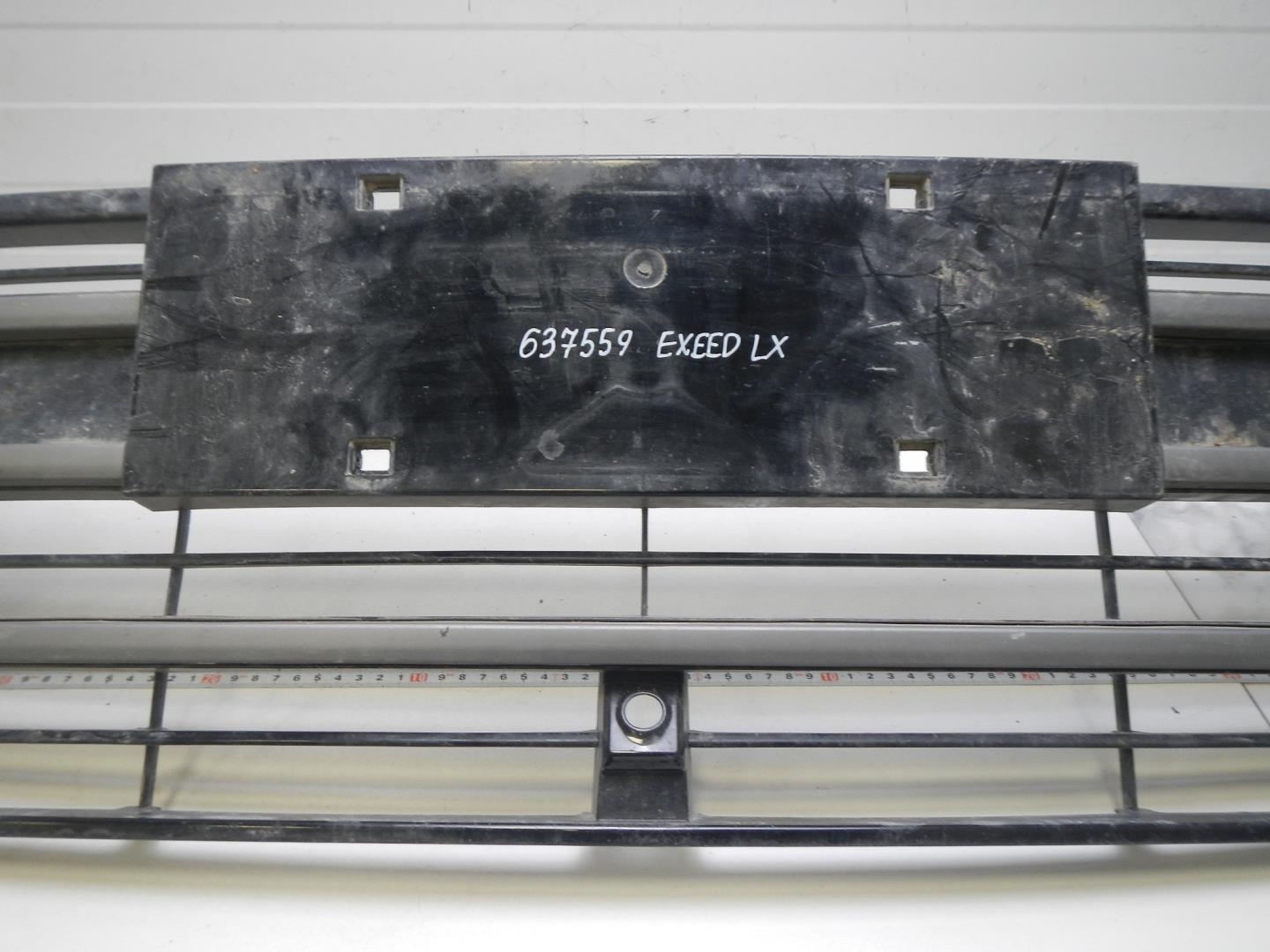 Решетка в бампер центральная