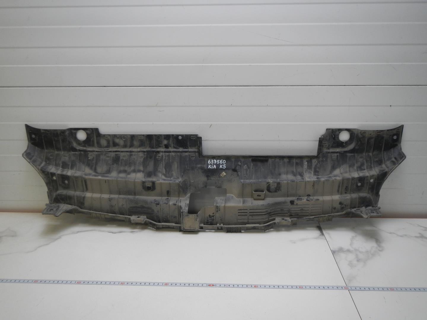 Кожух замка капота