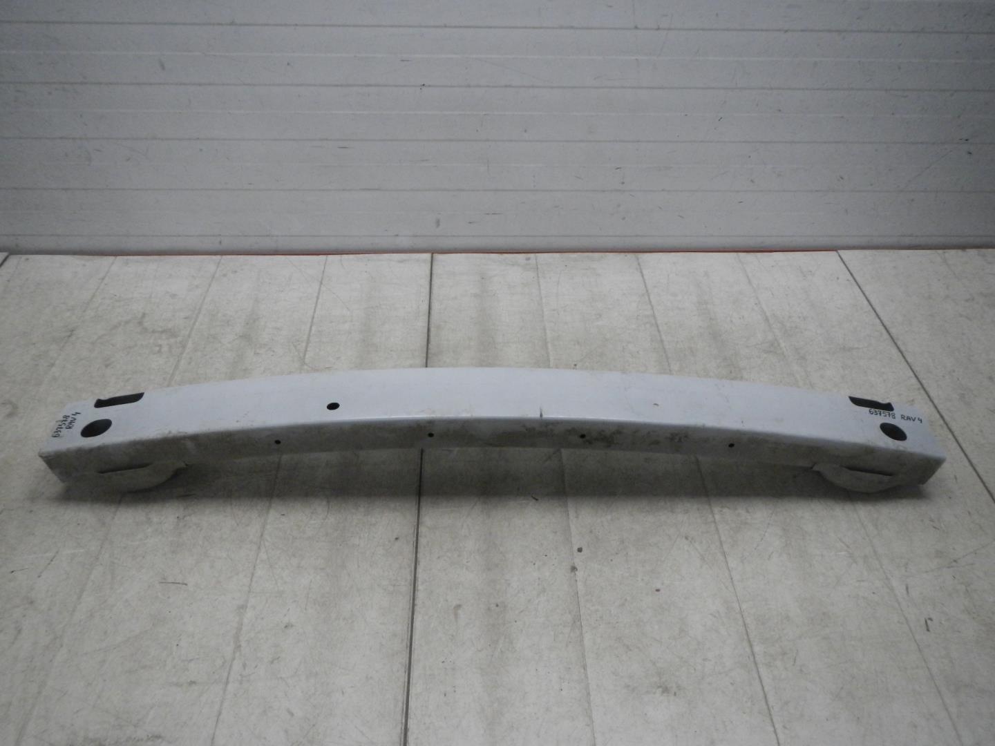 Усилитель заднего бампера