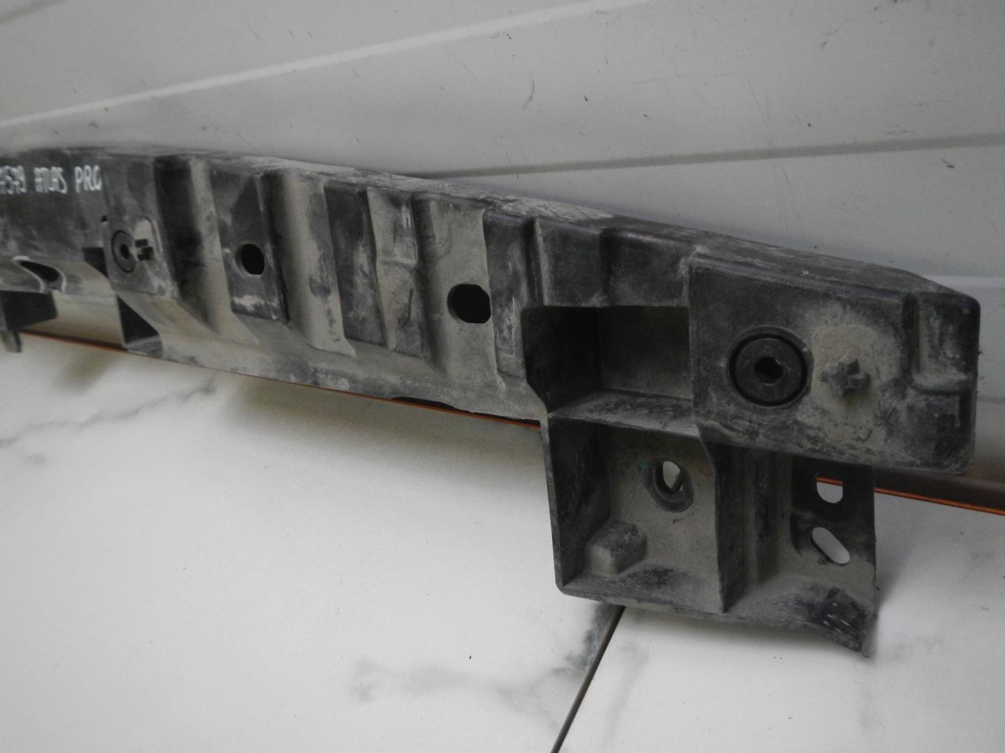 Кронштейн решетки радиатора