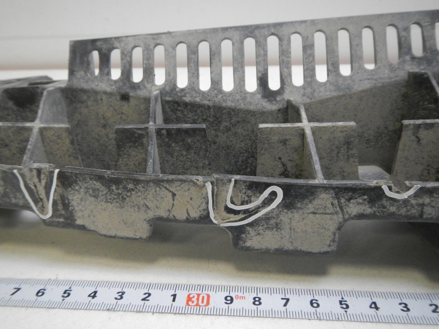 Кронштейн решетки радиатора