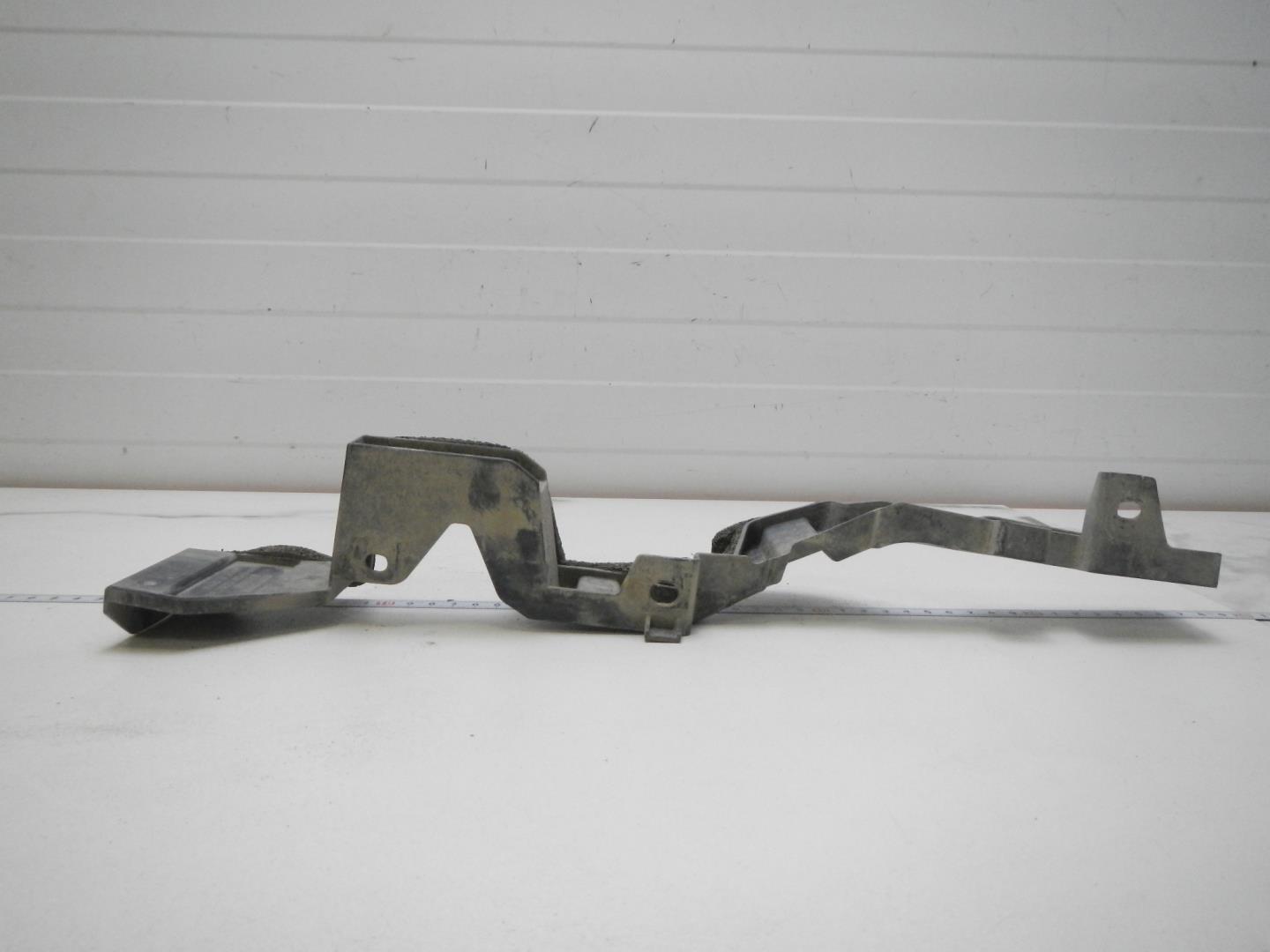 Воздуховод радиатора правый