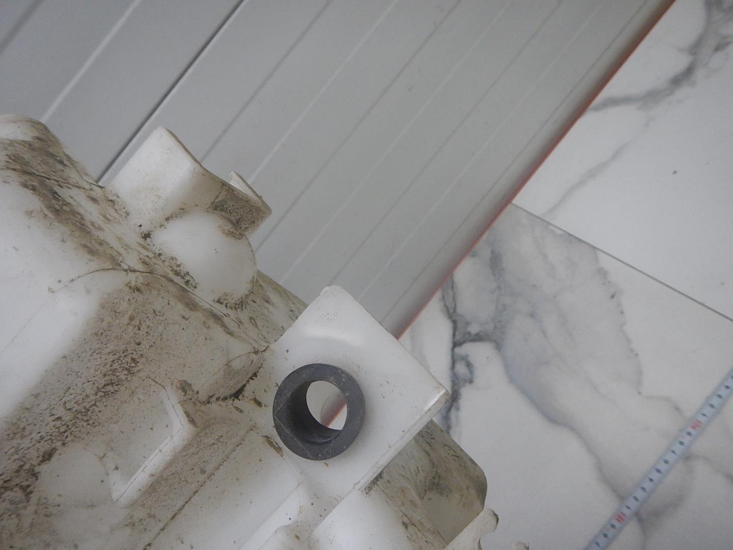 Бачок омывателя лобового стекла