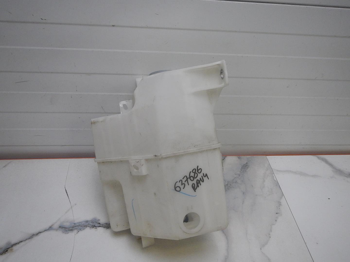 Бачок омывателя лобового стекла