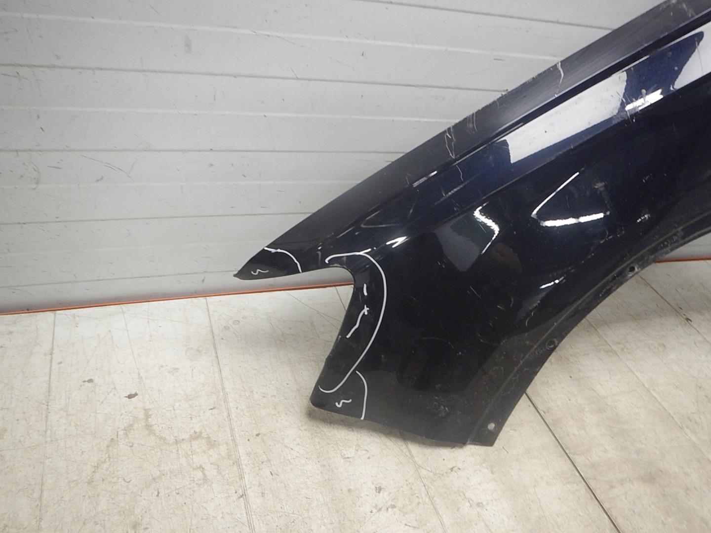 Крыло переднее левое