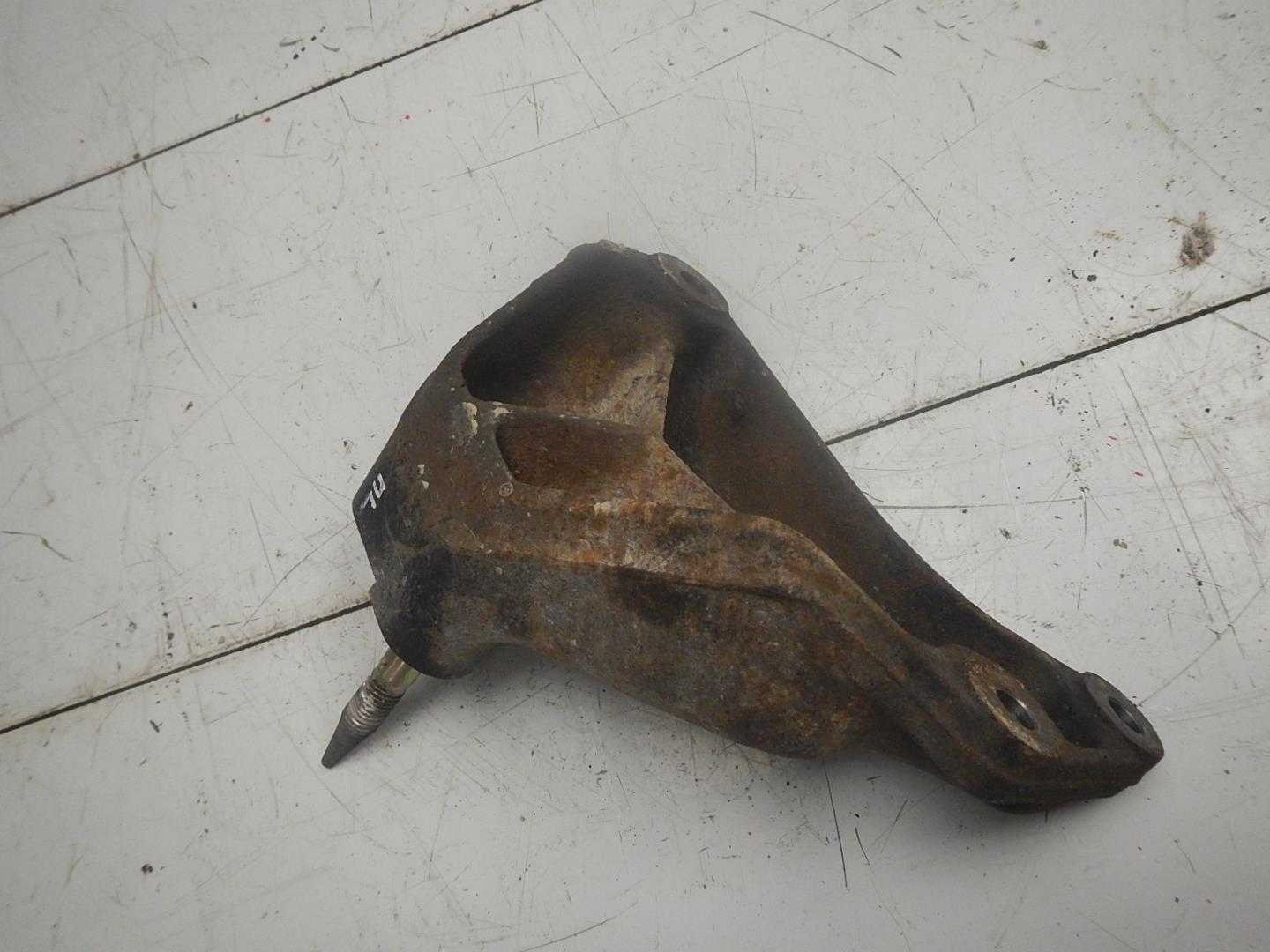 Кронштейн КПП левый