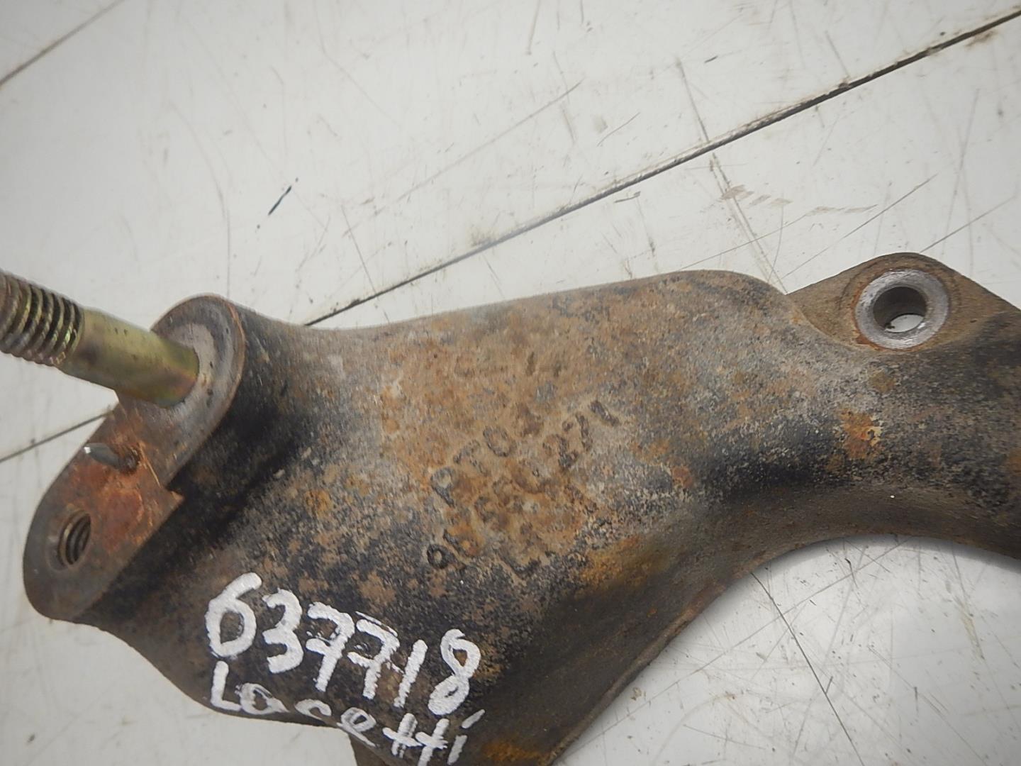 Кронштейн КПП левый