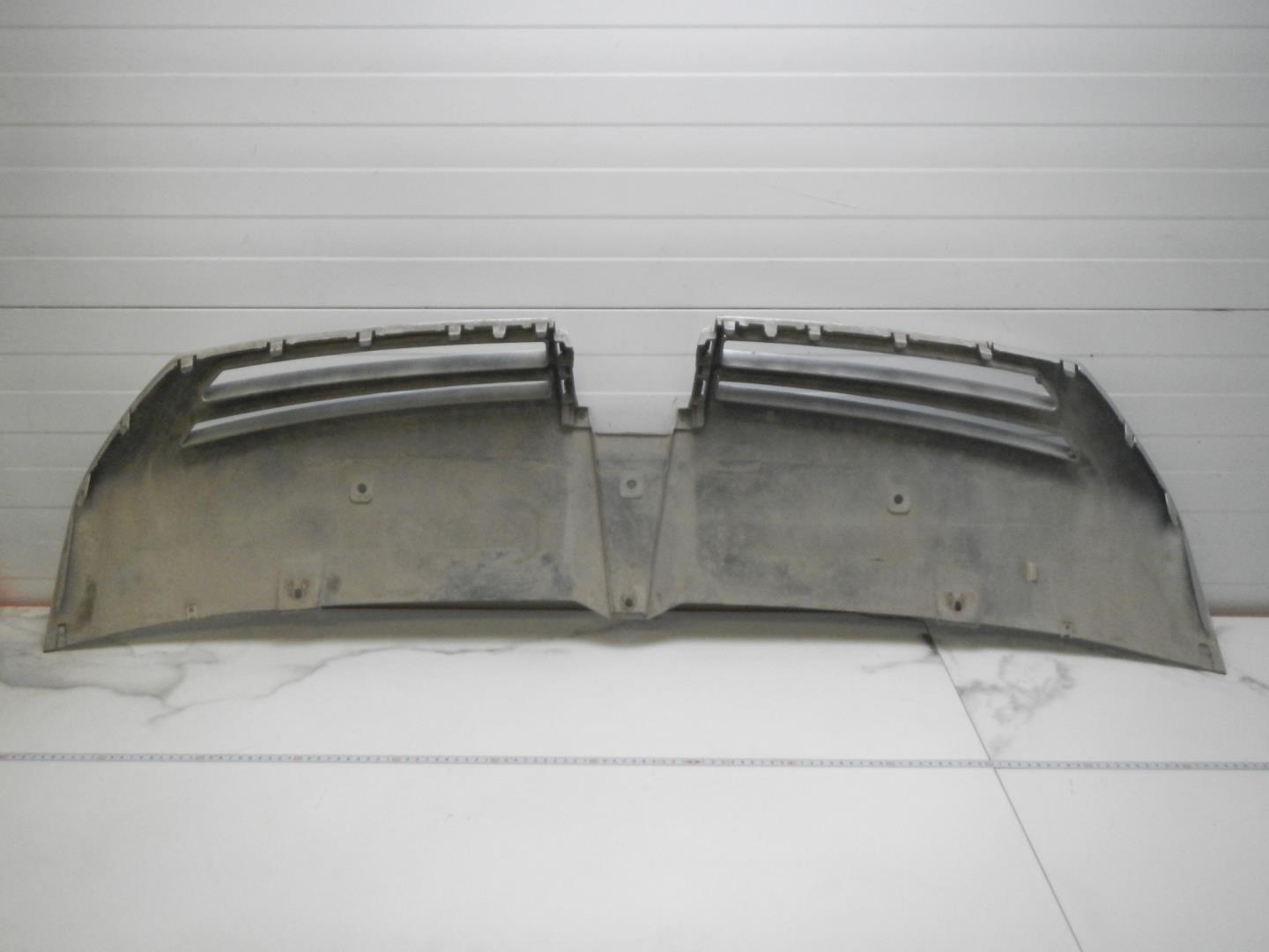 Накладка переднего бампера