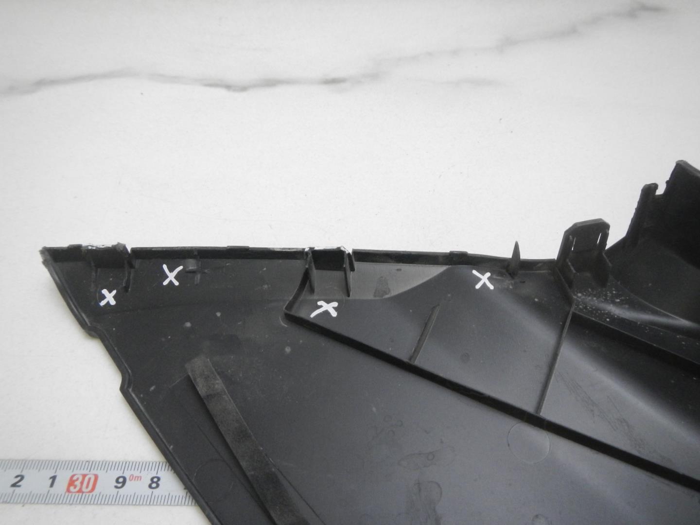 Кожух замка капота