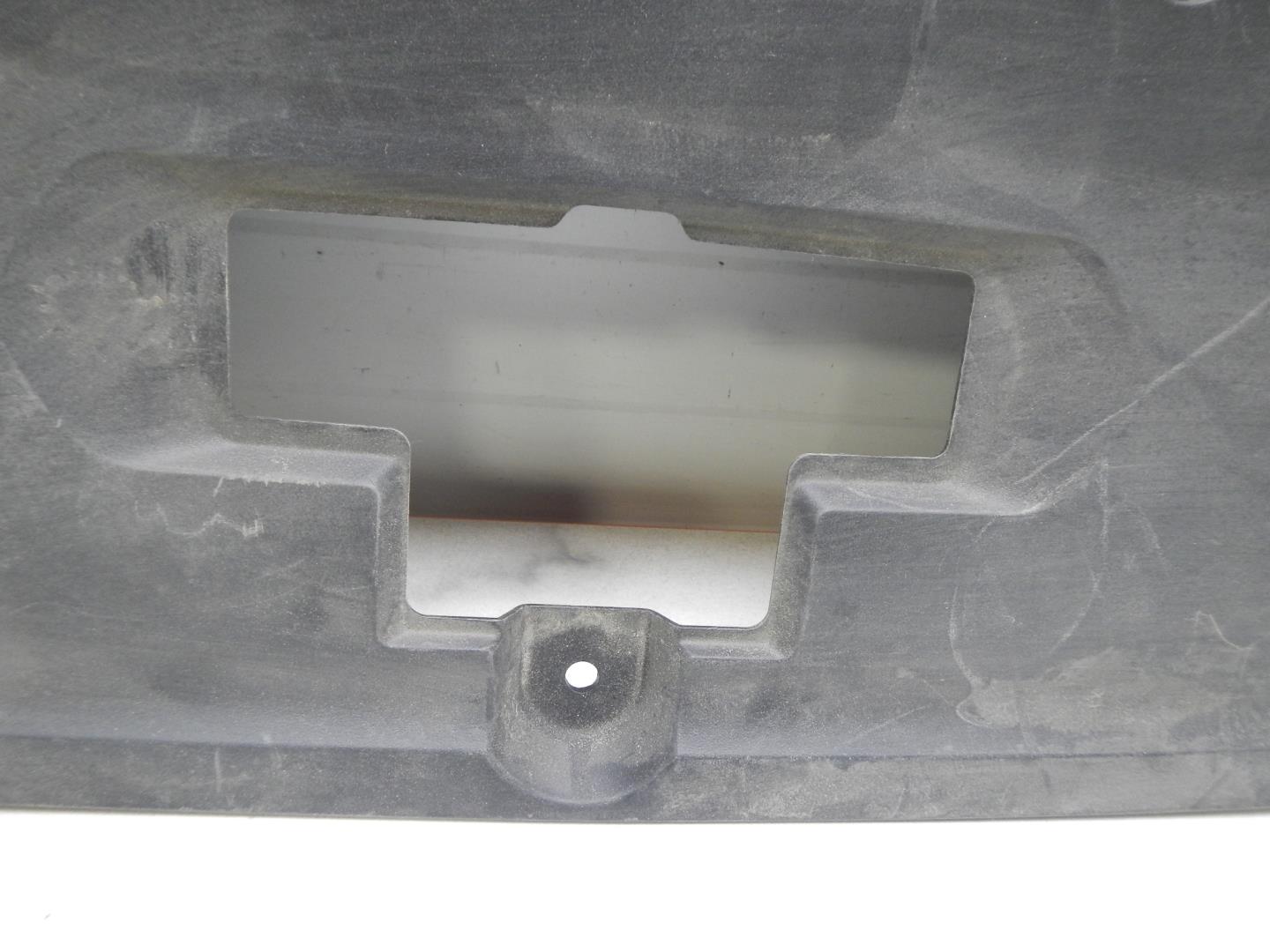 Кожух замка капота