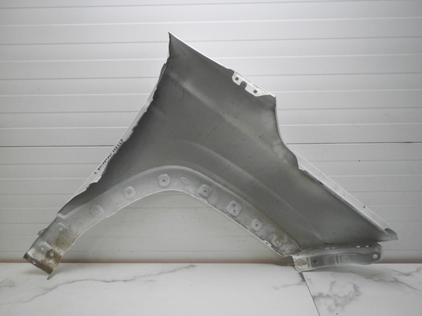 Крыло переднее левое