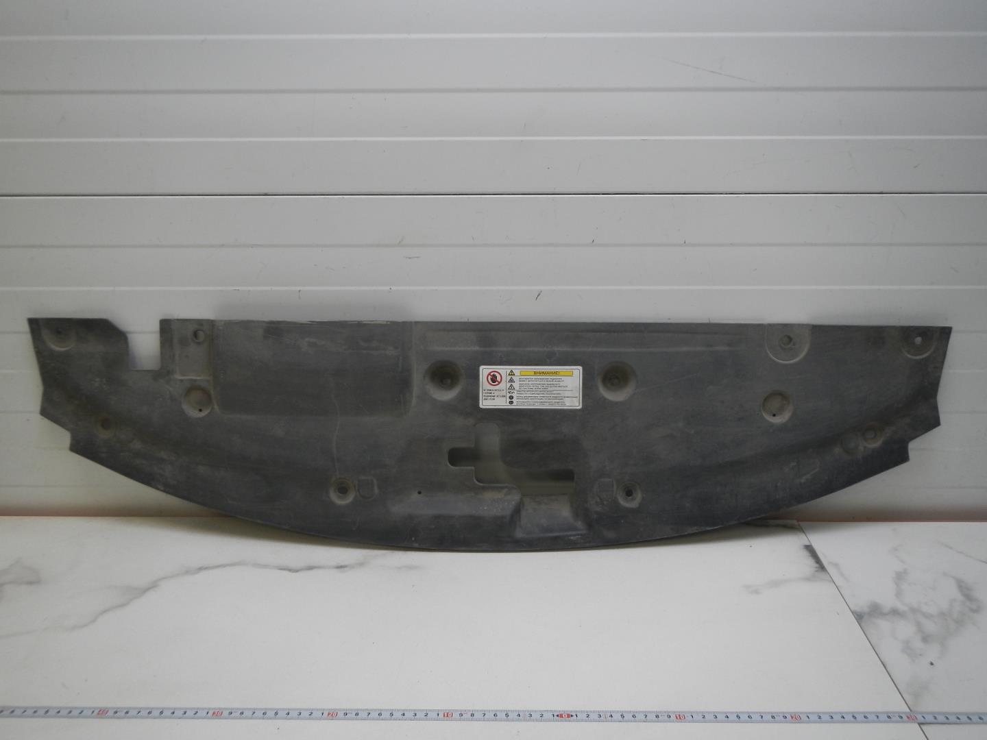 Кожух замка капота