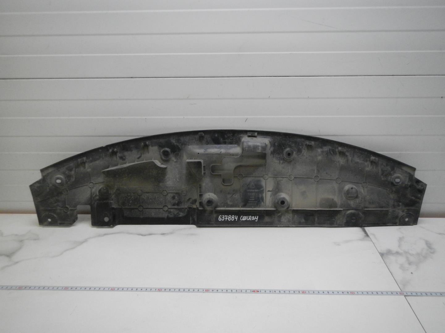 Кожух замка капота