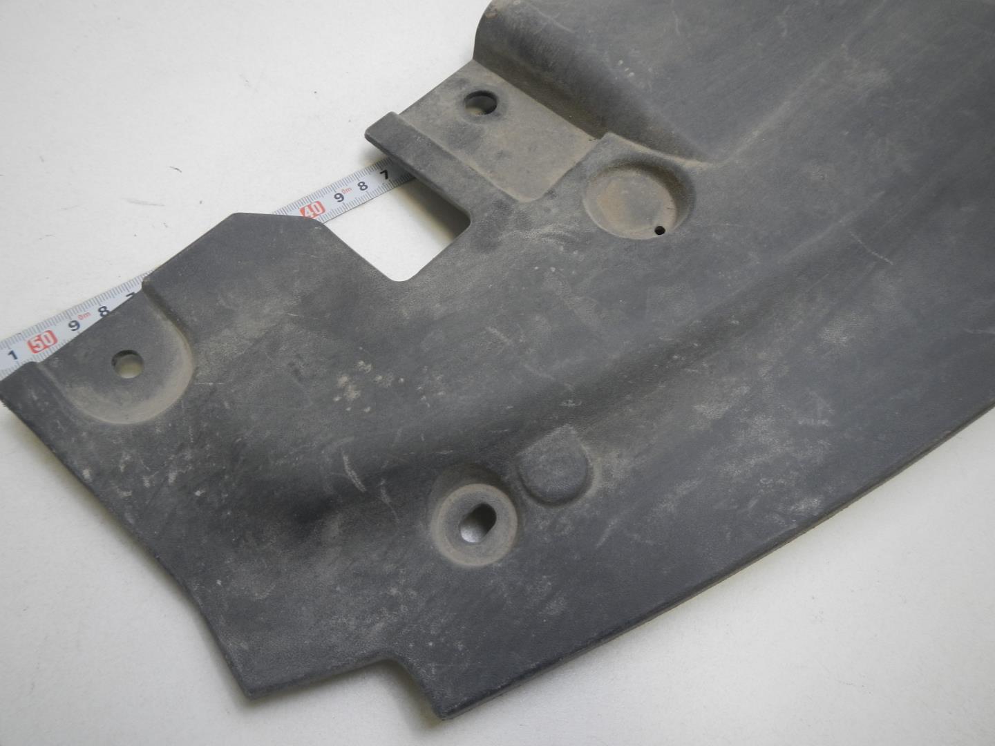 Кожух замка капота