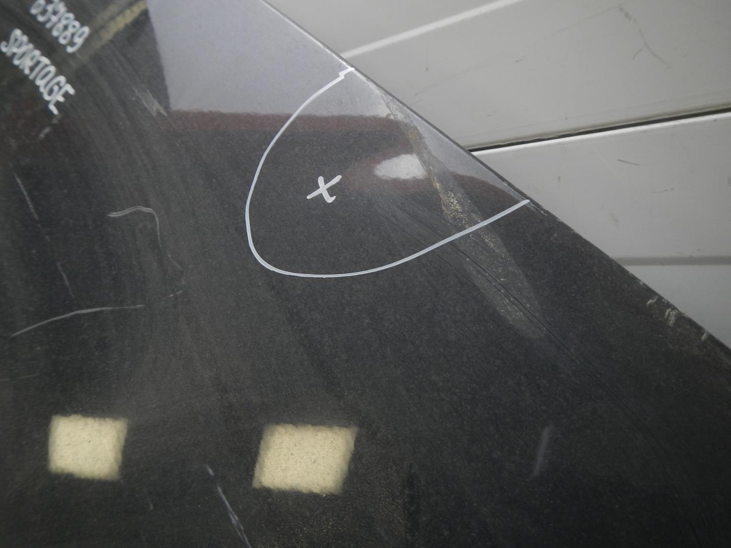 Крыло переднее правое