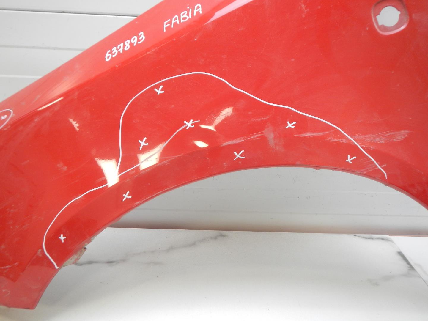 Крыло переднее левое