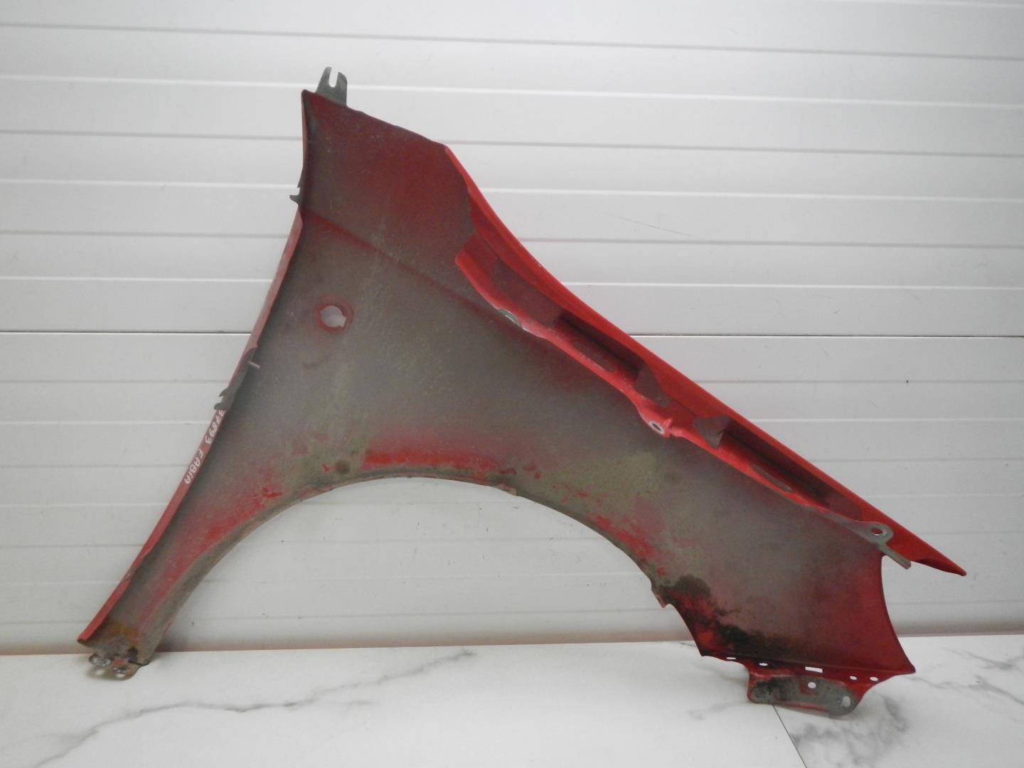 Крыло переднее левое