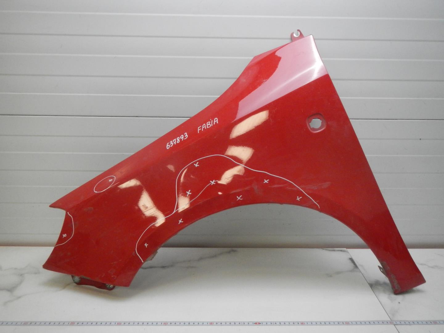 Крыло переднее левое