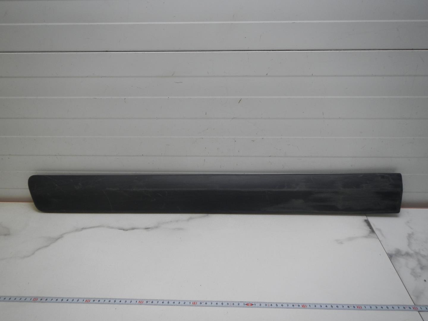 Молдинг передней левой двери