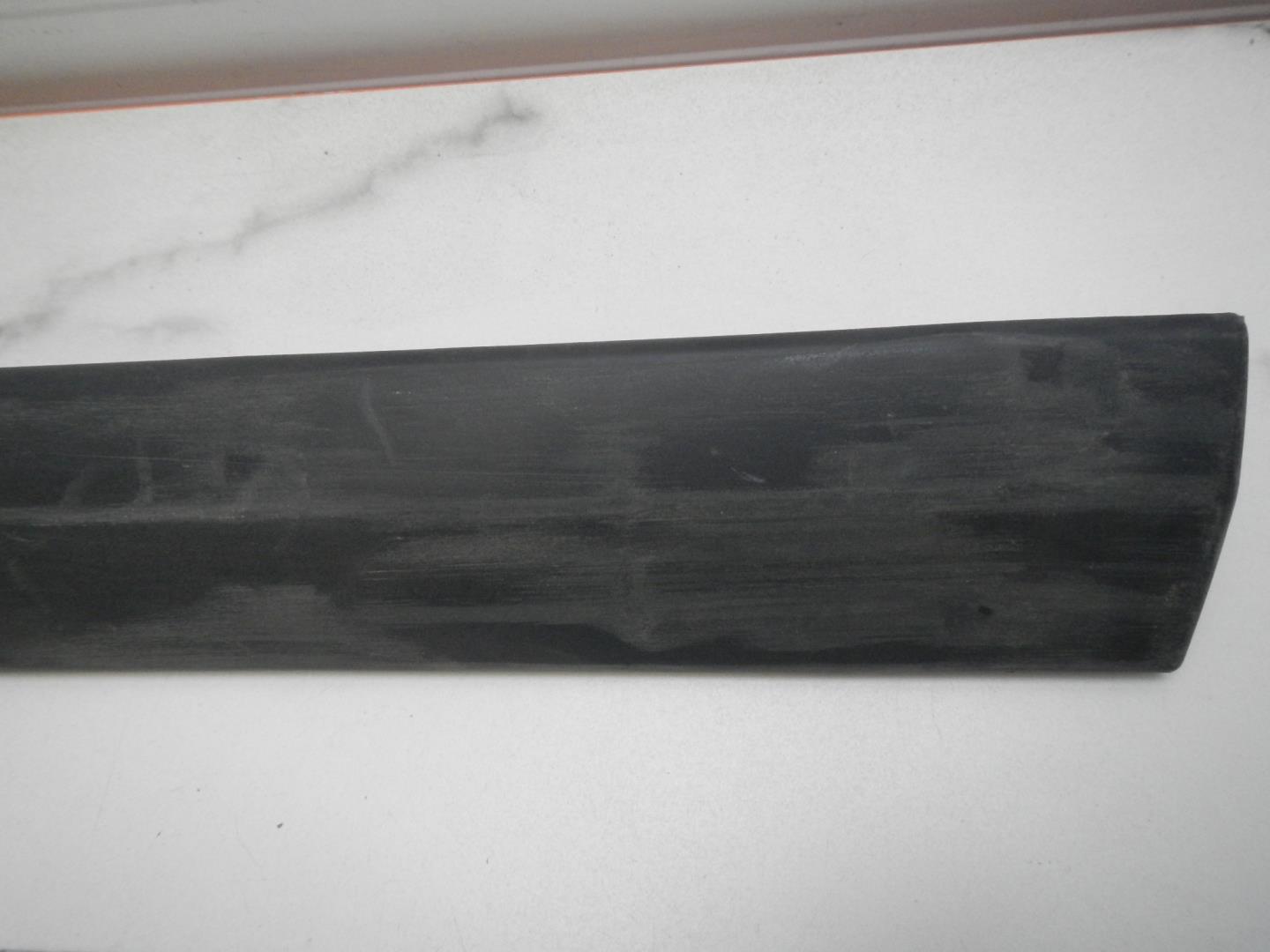 Молдинг передней левой двери