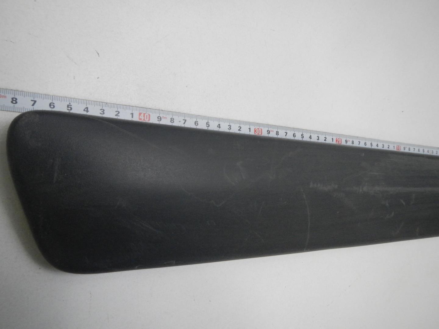 Молдинг передней левой двери