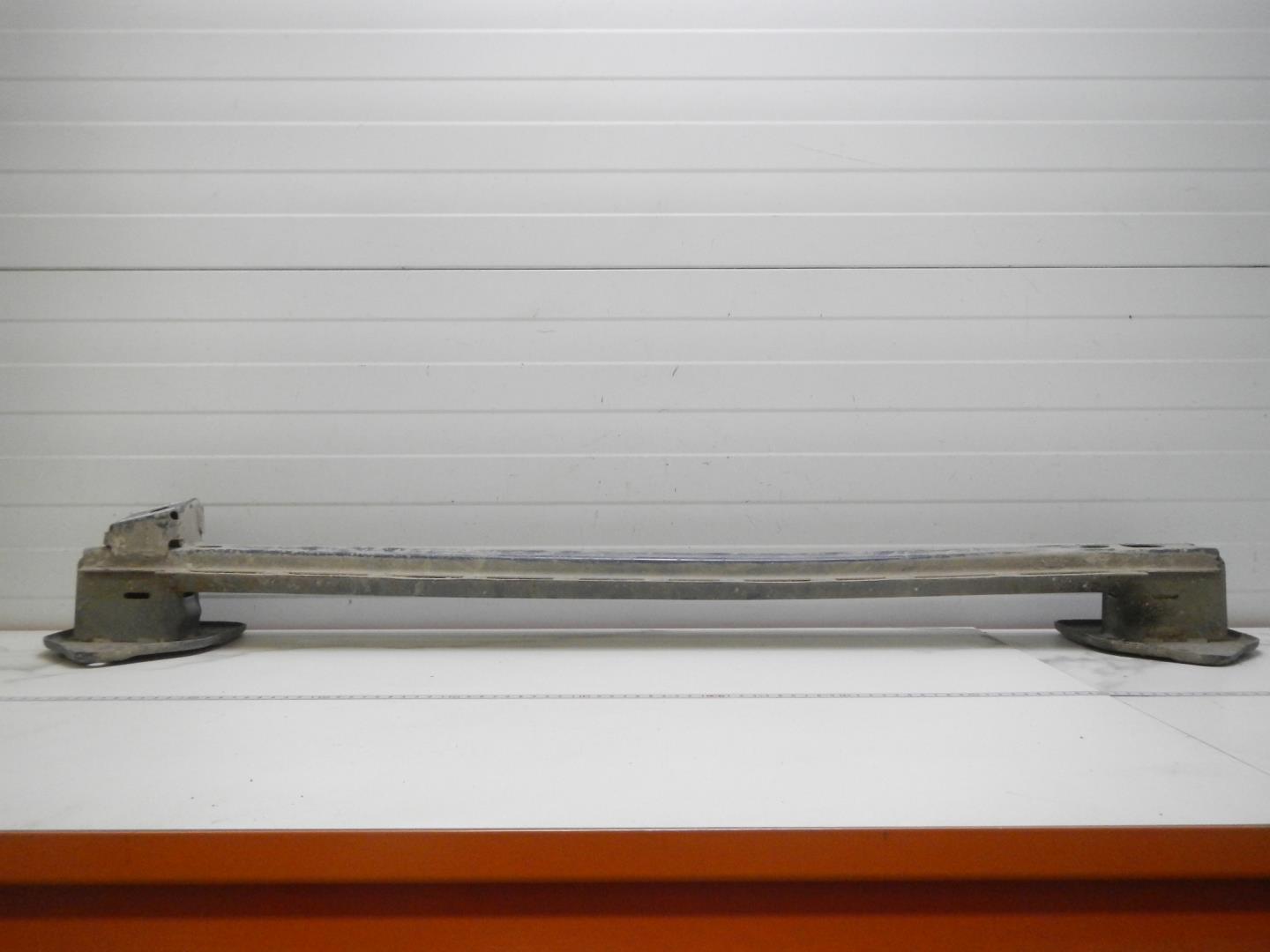 Усилитель заднего бампера