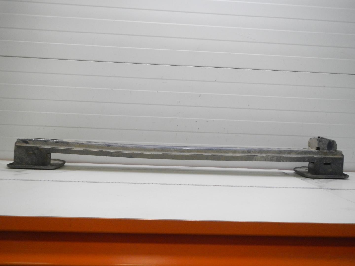 Усилитель заднего бампера