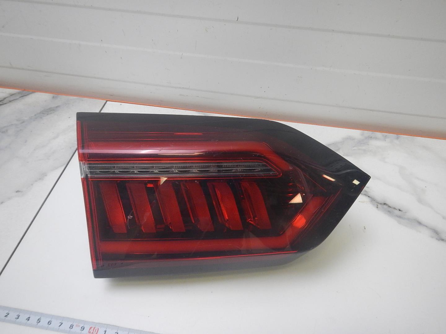 Фонарь задний внутренний левый