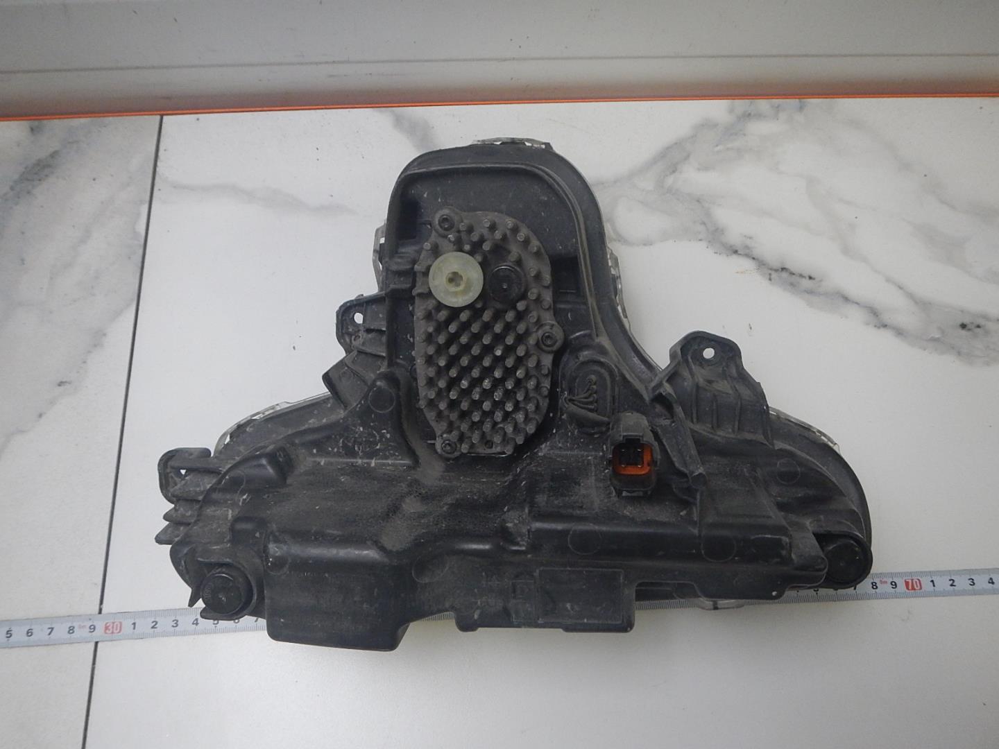 Фара дневного света правая (ходовые огни)