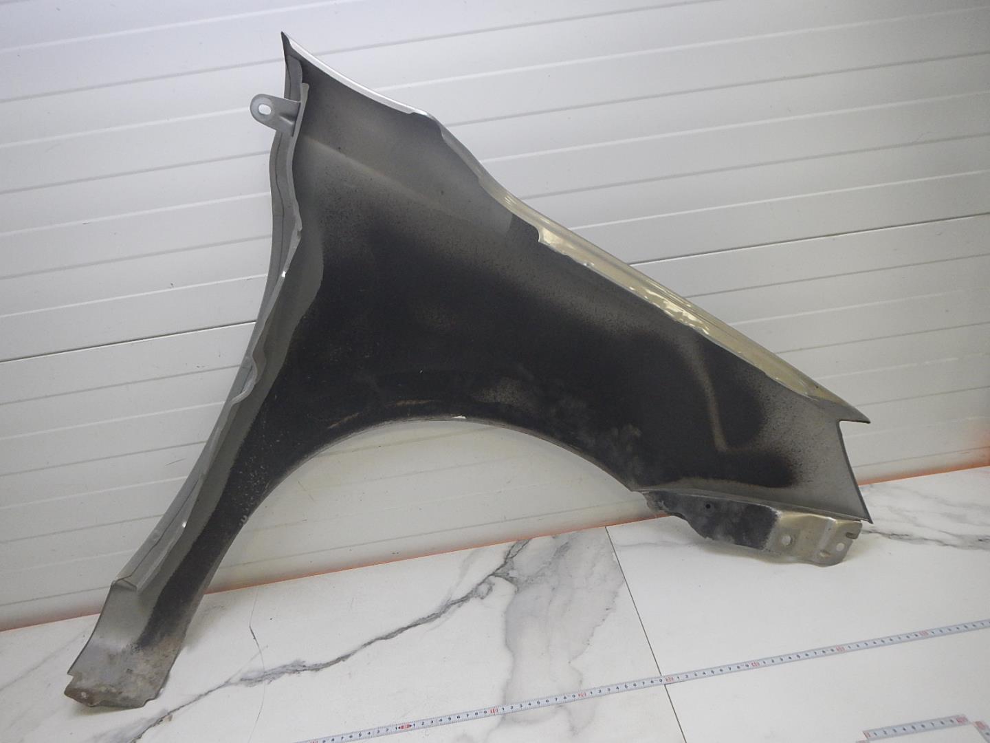 Крыло переднее левое