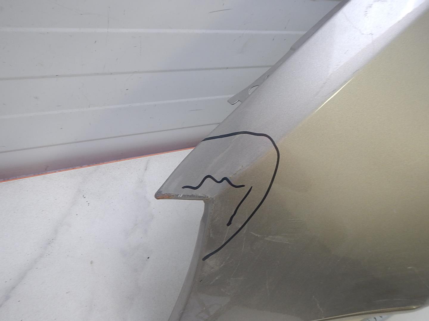 Крыло переднее левое