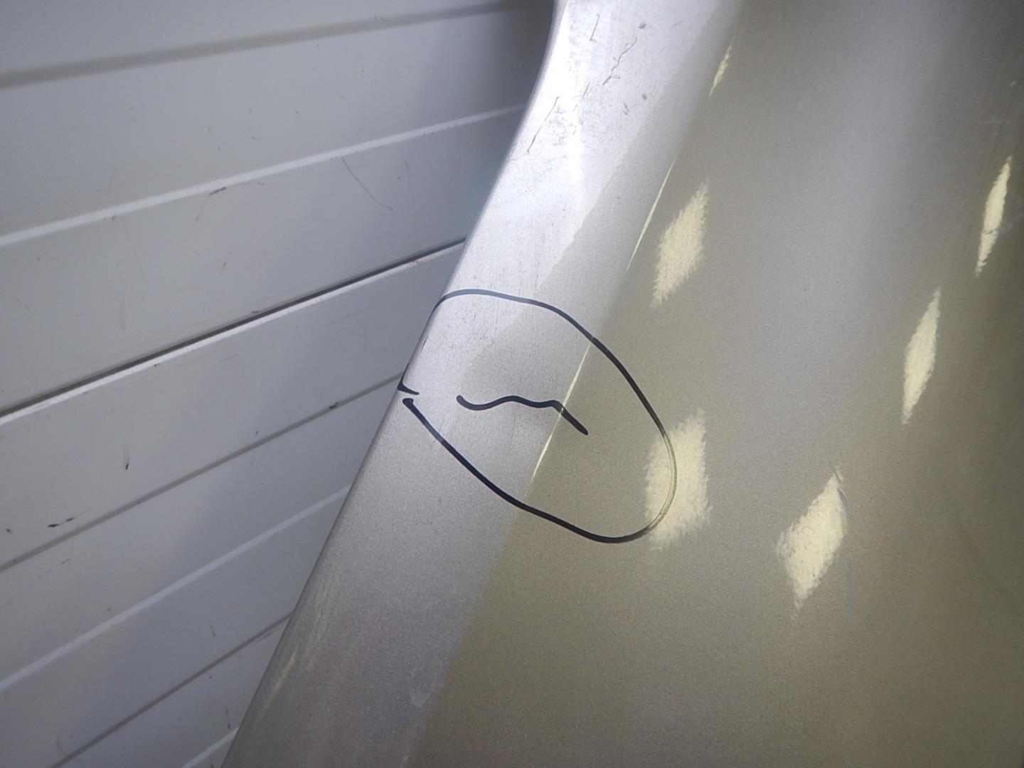 Крыло переднее левое