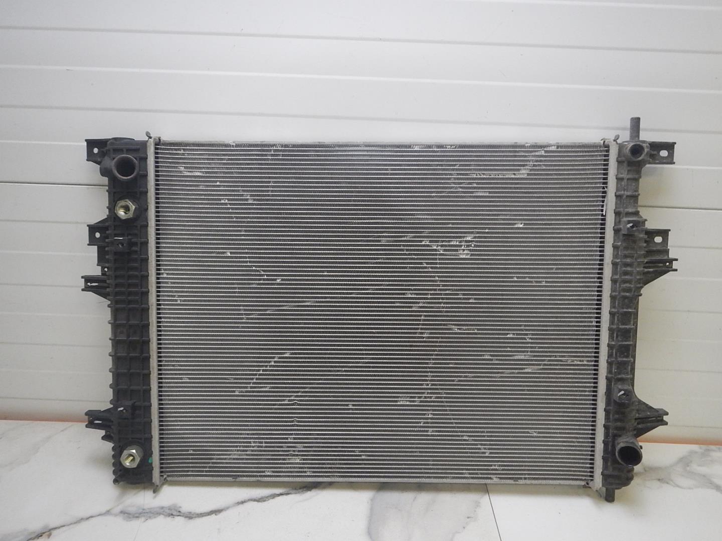 Радиатор охлаждения двигателя основной