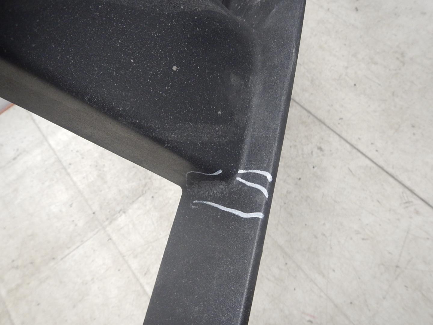 Решетка в бампер центральная