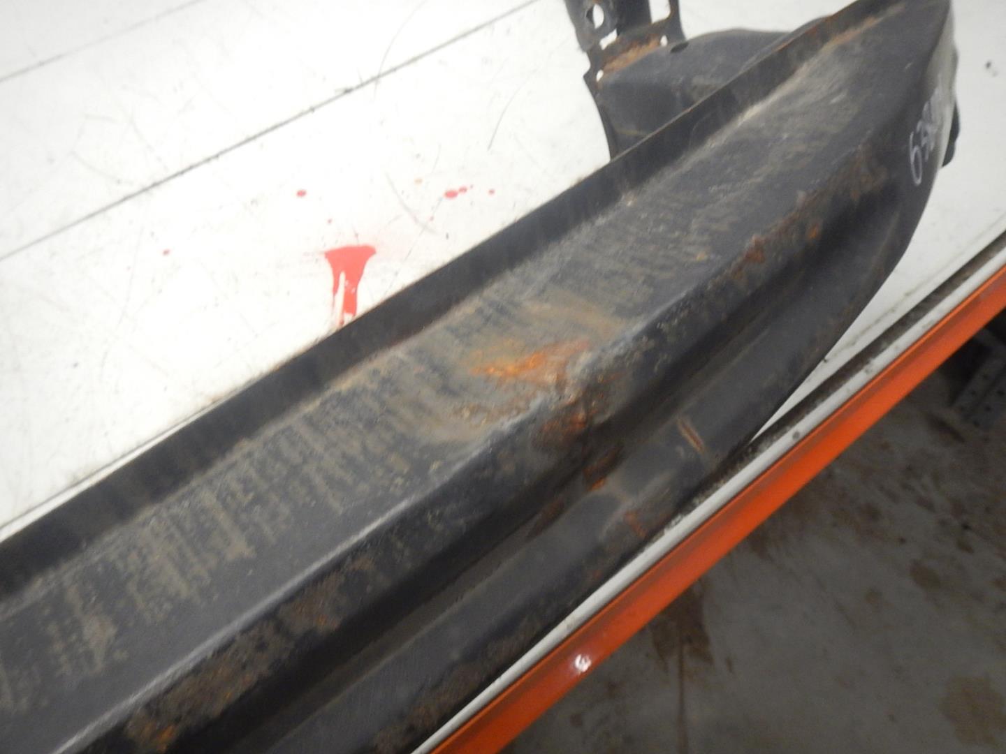 Усилитель переднего бампера